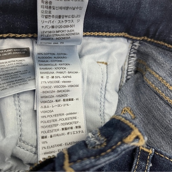 Levi’s Classic Straight Jeans Size 8 medium wash high rise - Picture 3 of 16